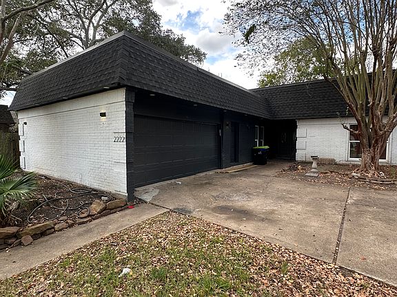 3rd image of 2222 N Fountain Valley Dr