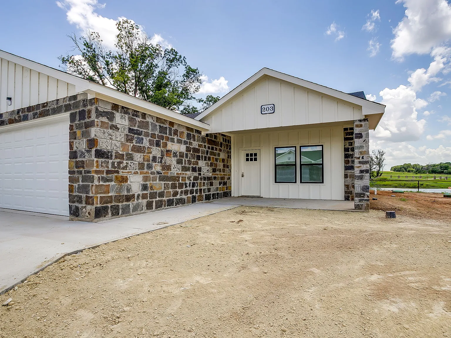 3 bed, 1500 sqft, $2,500 — Photo 3