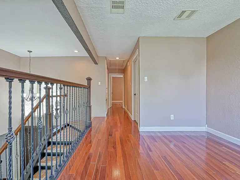 12218 Brighton Ln — Photo 12