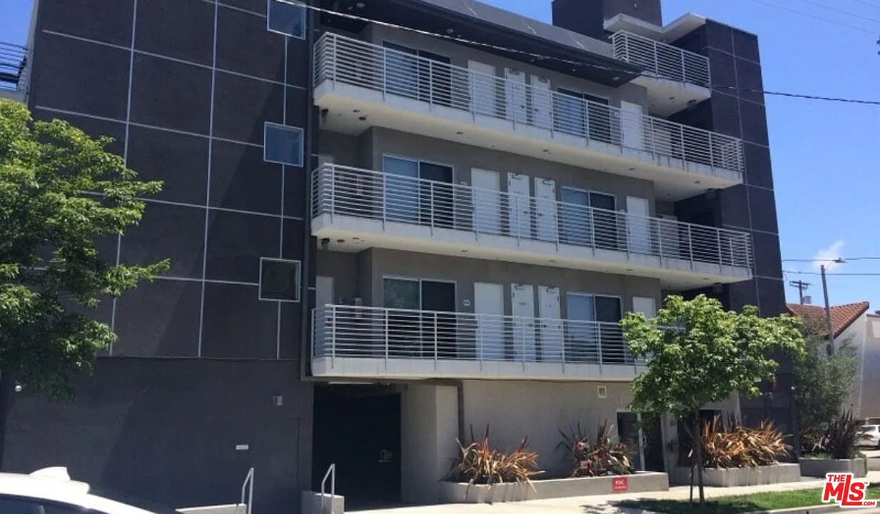 2 bed, 2.0 bath, $3,895 — Photo 1