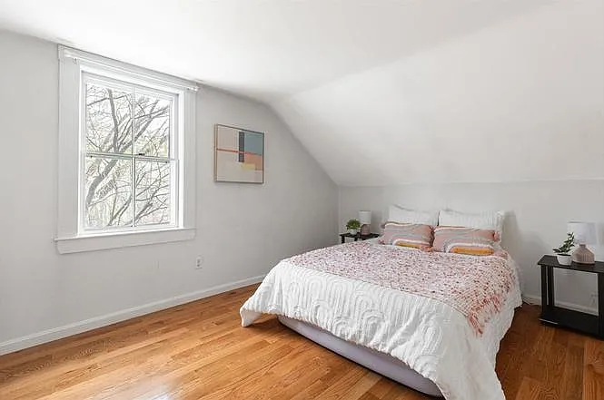 82 Bristol St — Photo 8