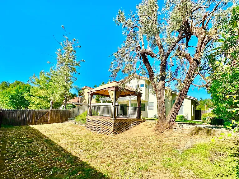 266 Royal Glen Dr — Photo 24