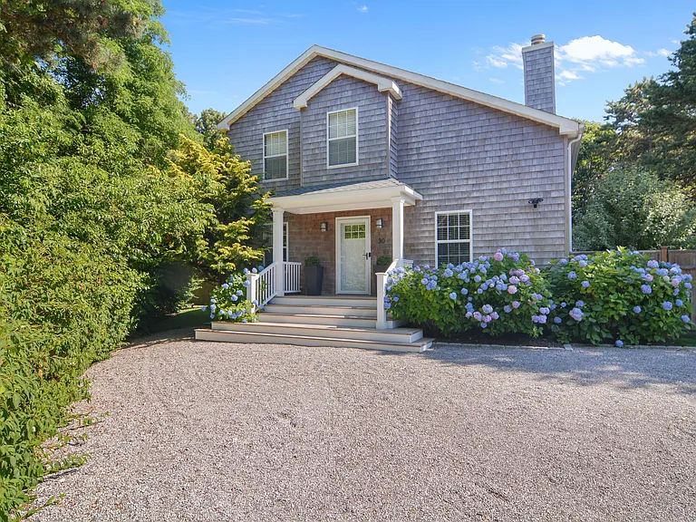 30 Longview Rd — Photo 1