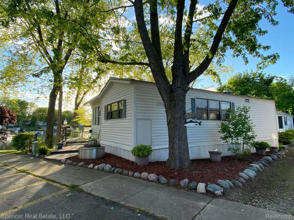 10001 E 374 Goodall Rd, Durand, MI 48429