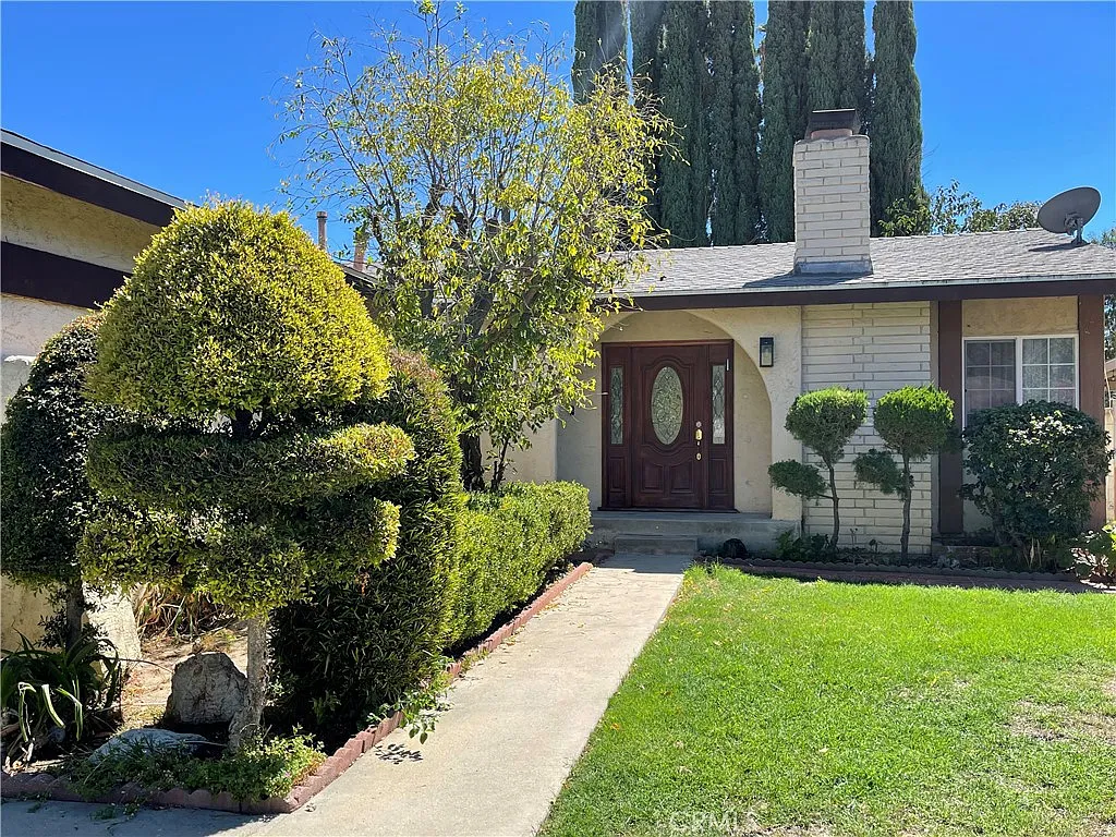 3 bed, 1462 sqft, $3,950 — Photo 2