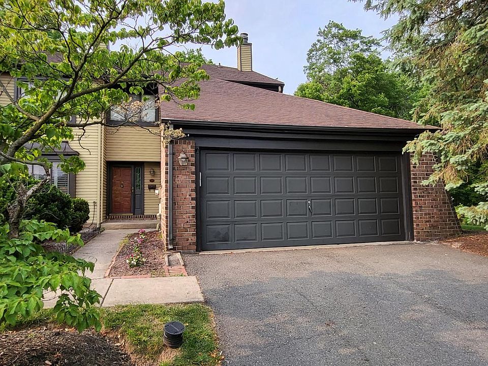 1st image of 59 Essex Pl