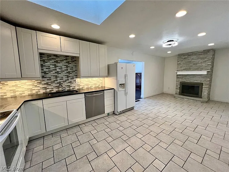 20368 Westwood Dr — Photo 11
