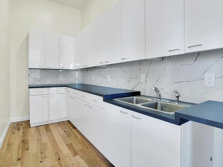 5580 Country Club Dr — Photo 13