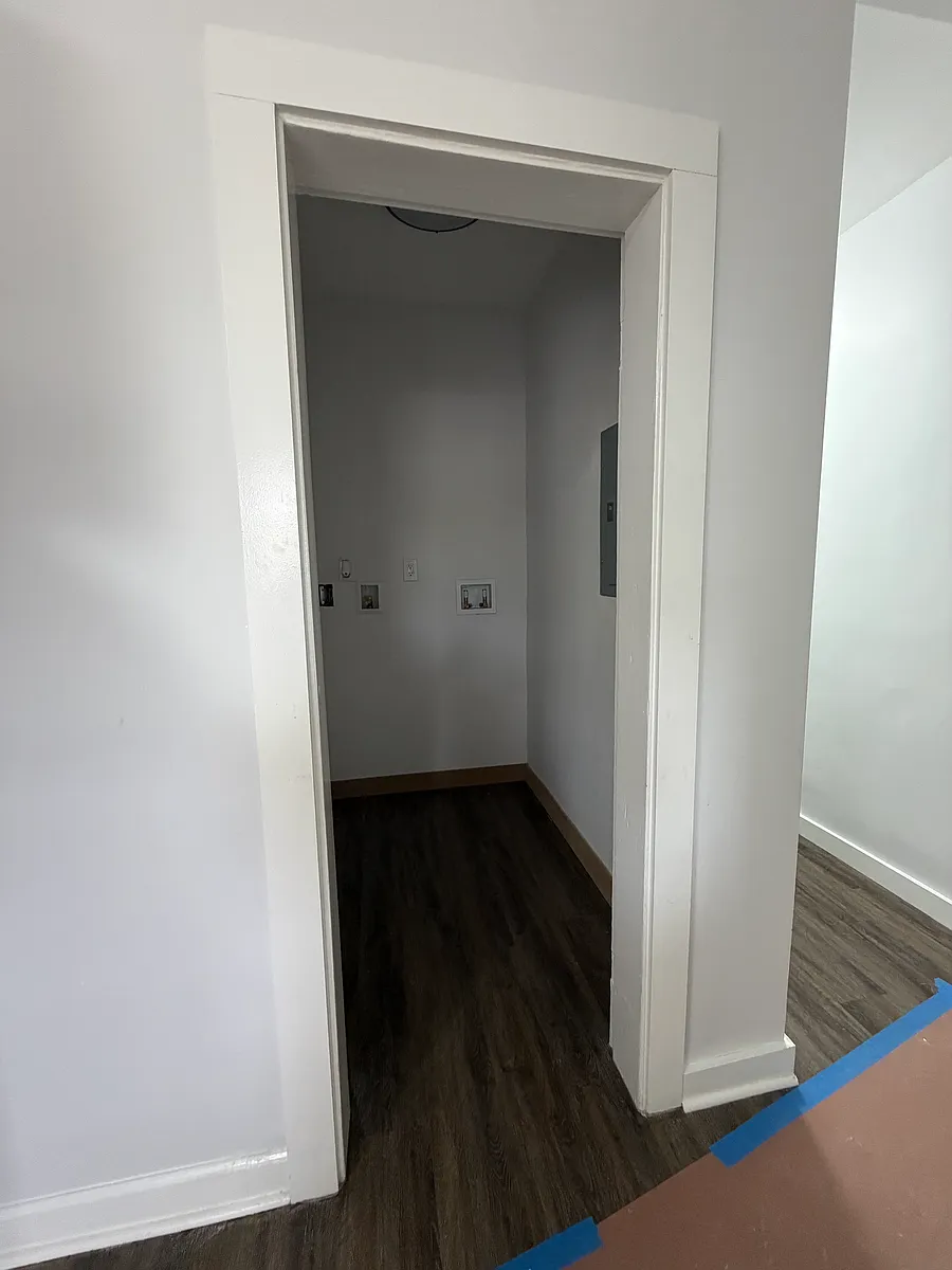 Building Photo - 456 Newfield Ave #1