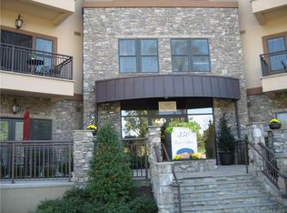 350 E Allen St APT 405, Hendersonville, NC 28792