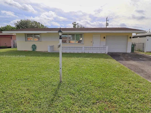 8350 NW 11th St, Pembroke Pines, FL 33024