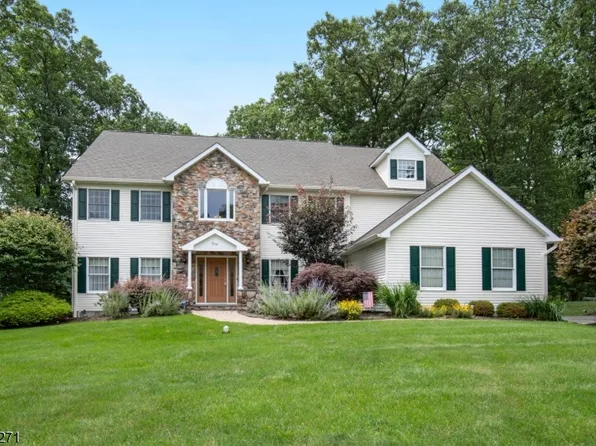 1 Tamari Ct, Randolph Twp., NJ 07869