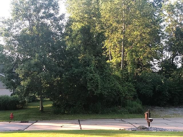 1st image of Falling Rock Ln