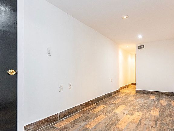 4th image of 1066 Putnam Ave #1A
