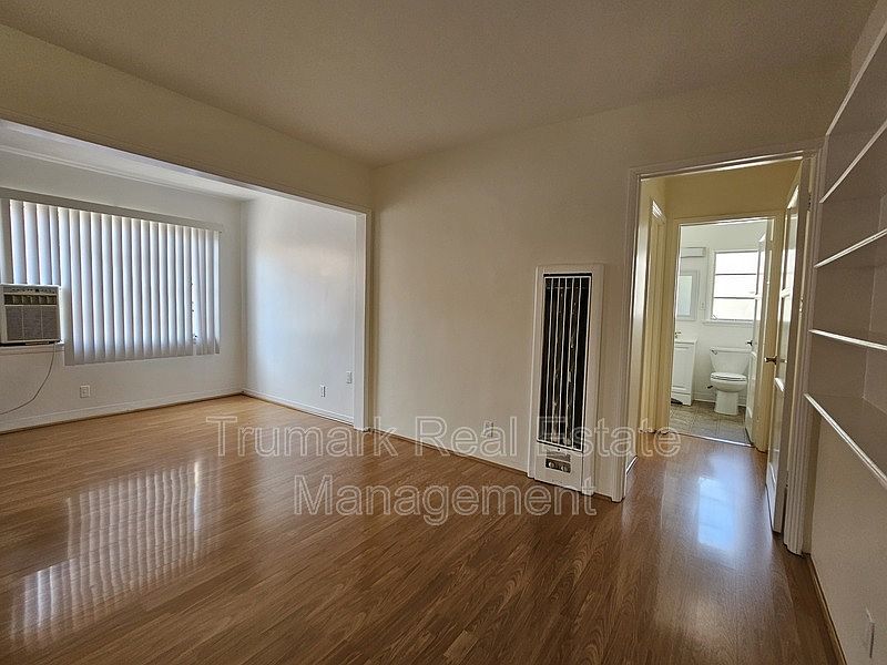 1st image of 623 W Stocker St #E