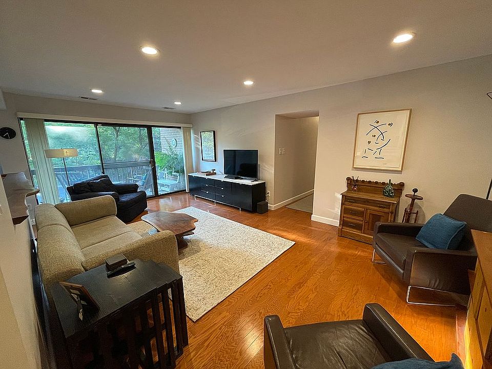 1st image of 11309 Commonwealth Dr APT 103