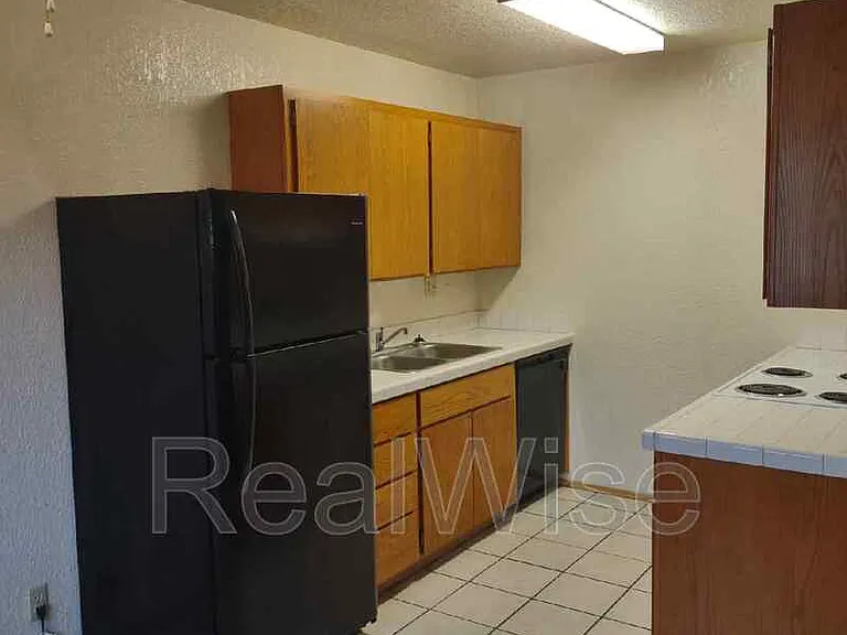 415 W 1st Ave — Photo 9