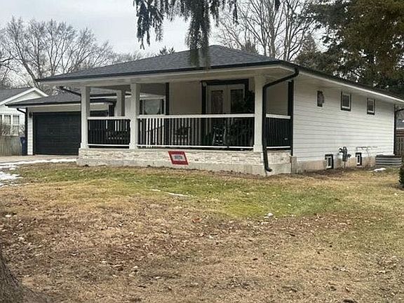 5th image of 22W574 Sycamore Dr