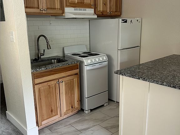 3rd image of 2000 Canyon Blvd #1D