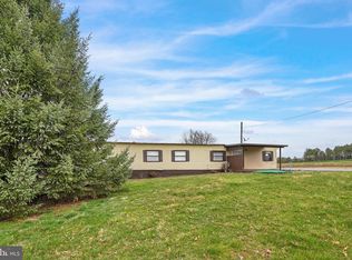 5829 Waltersdorff Rd, Spring Grove, PA 17362