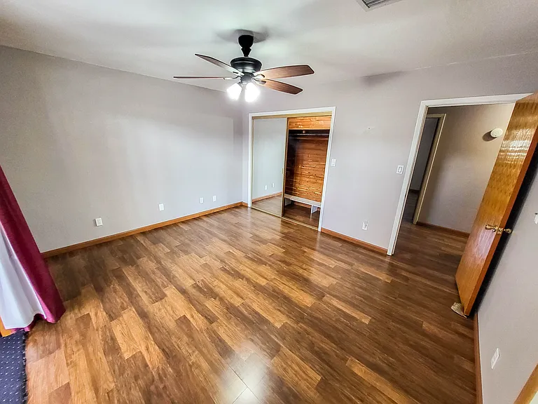 25 W Maverick Ln — Photo 16