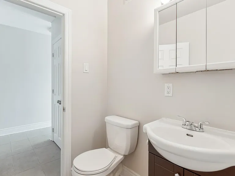 200 Bronson Ave — Photo 40
