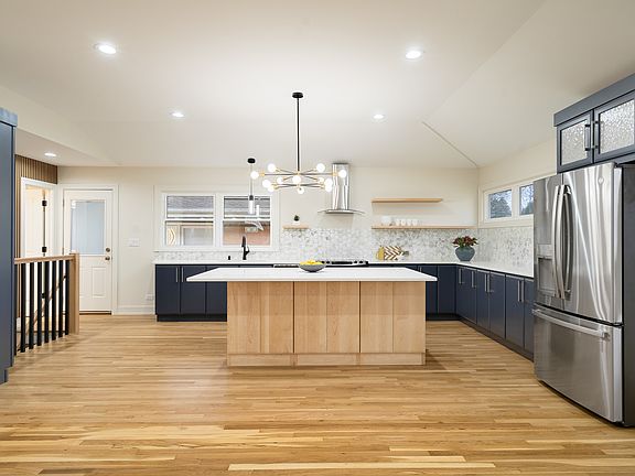 4th image of 5 E White Oak St