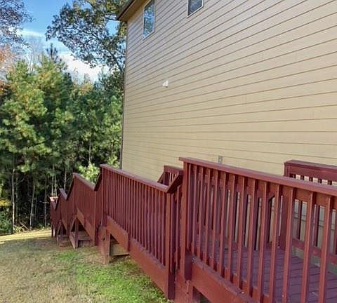 3rd image of 604 Amanda Leigh Ct