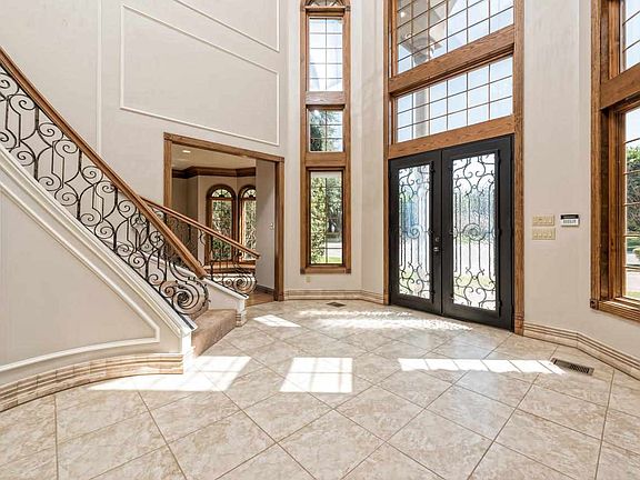 2nd image of 3118 Wood Lake Dr