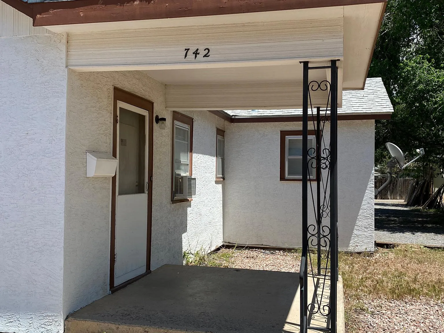 742 Belmont Ave — Photo 3