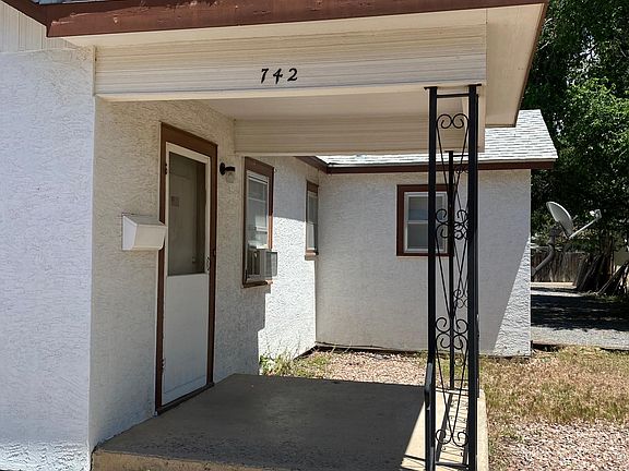 3rd image of 742 Belmont Ave