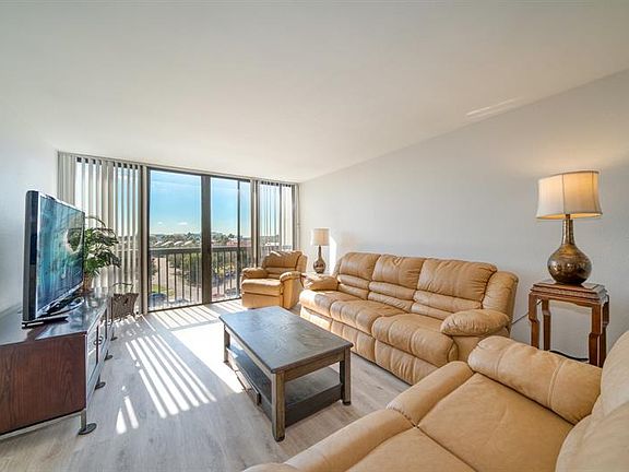 2nd image of 255 Dolphin Poin APT 506