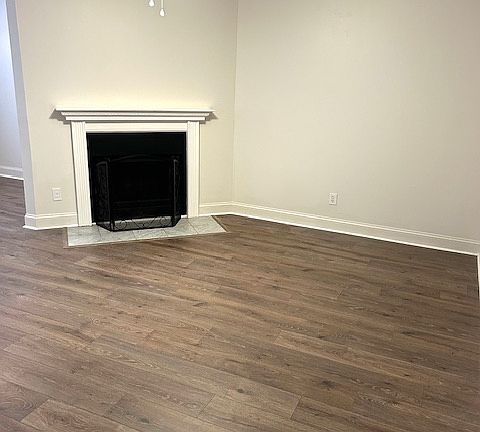 5th image of 2027 Silverbrook Dr #2027