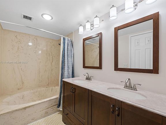 3rd image of 2801 NE 183rd St APT 2016