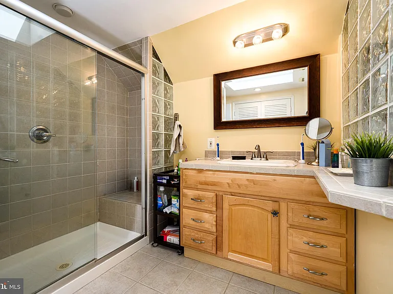 11708 Magruder Ln — Photo 20
