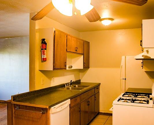 3rd image of 801 University Ave SE APT 1
