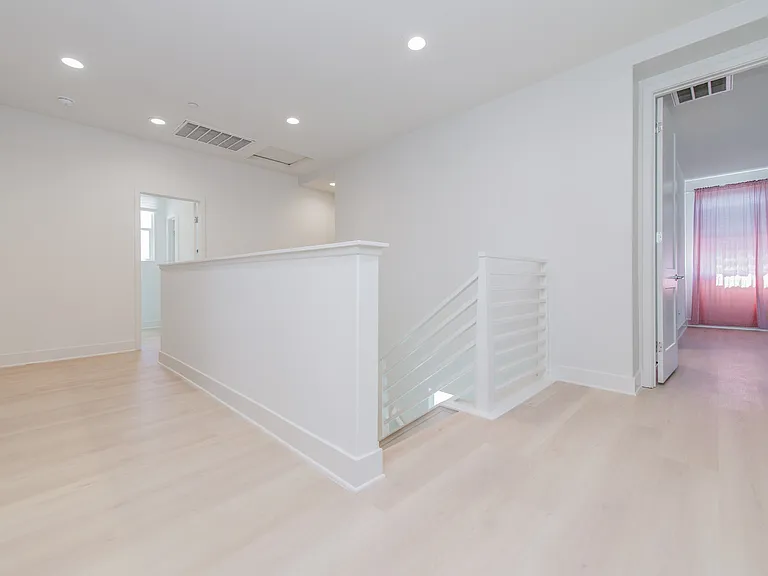 15870 Kingston Rd — Photo 8