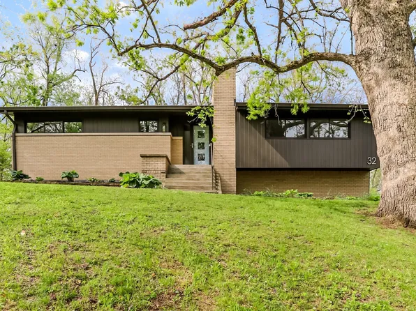 32 Circle Dr, Carmel, IN 46032