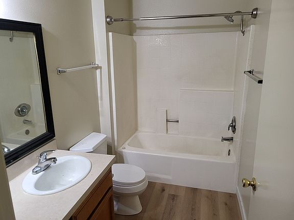 5th image of 4261-69 Howard Ave #4265
