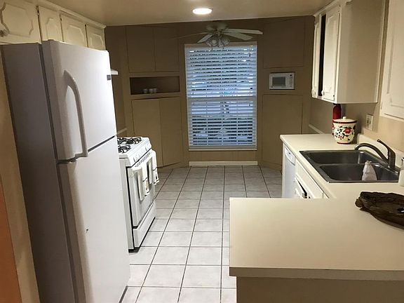 3rd image of 7711 Battlepine Dr