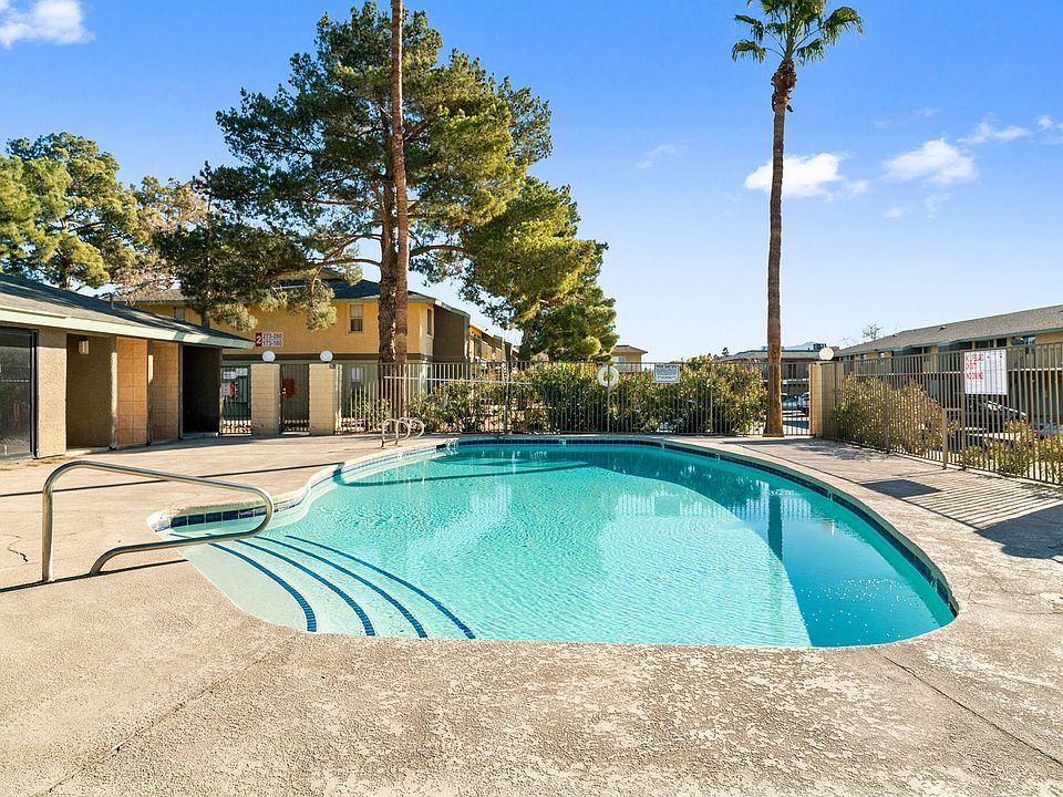 ParkwoodApartments-CopyrightEdgarLara2021(6of55)