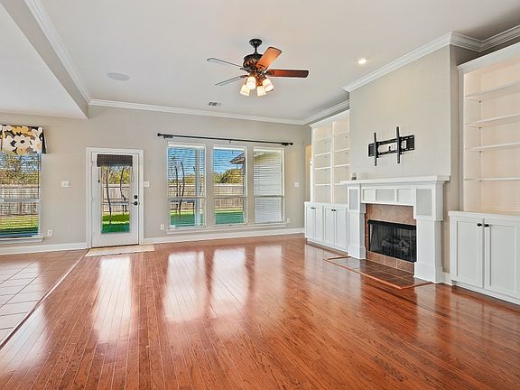 4th image of 2387 Creek Hollow Ave