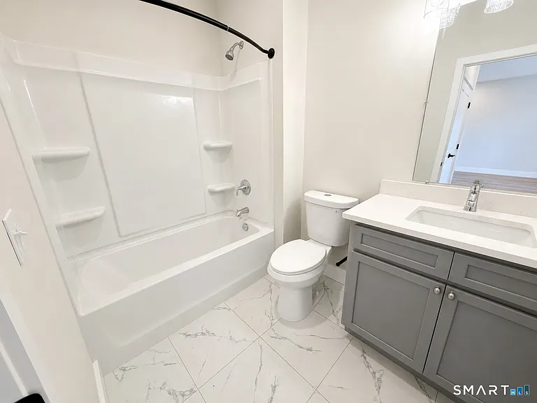 113 Canal St W #302 — Photo 2