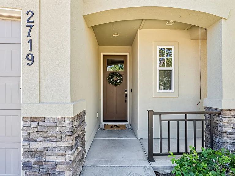 2719 E Decameron Ln — Photo 12