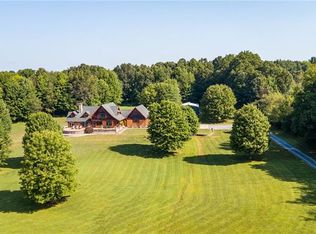 425A Wozniak Rd, Mercer, PA 16137