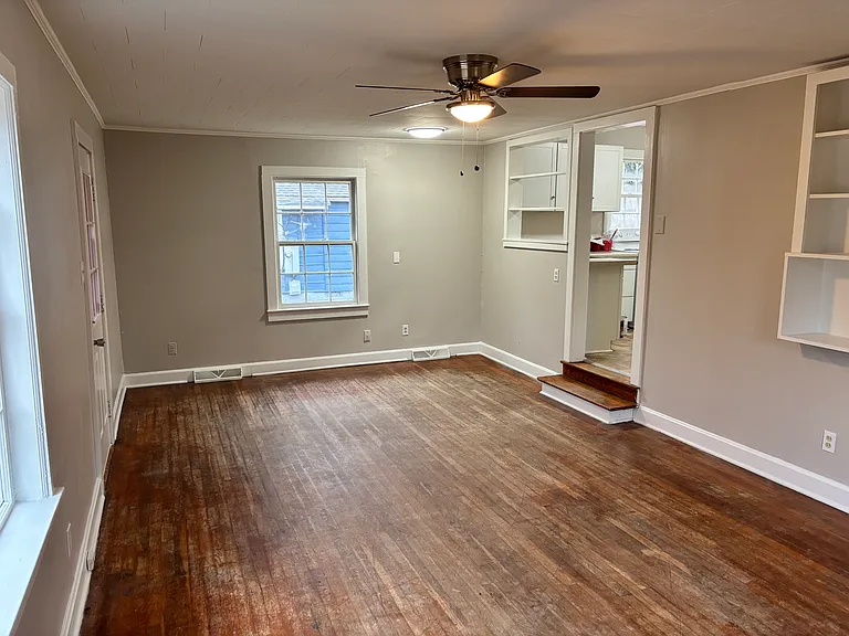 203 Parkwood Ave — Photo 1