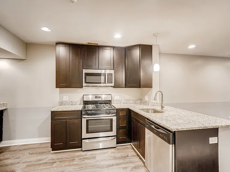 2312 S Seeley Ave #G — Photo 6