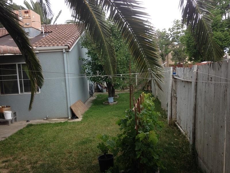 2nd image of 1858 Stanislaus Dr