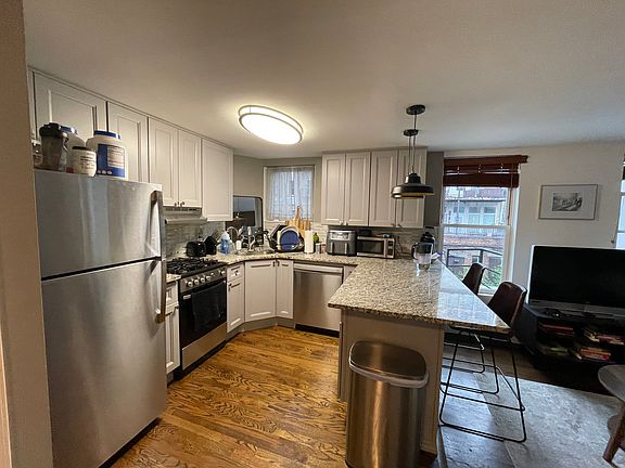 5th image of 125 Bloomfield St APT 3