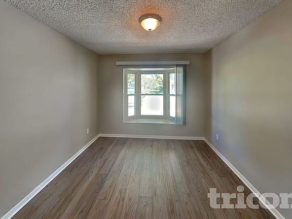 4th image of 2831 Hayes Ln